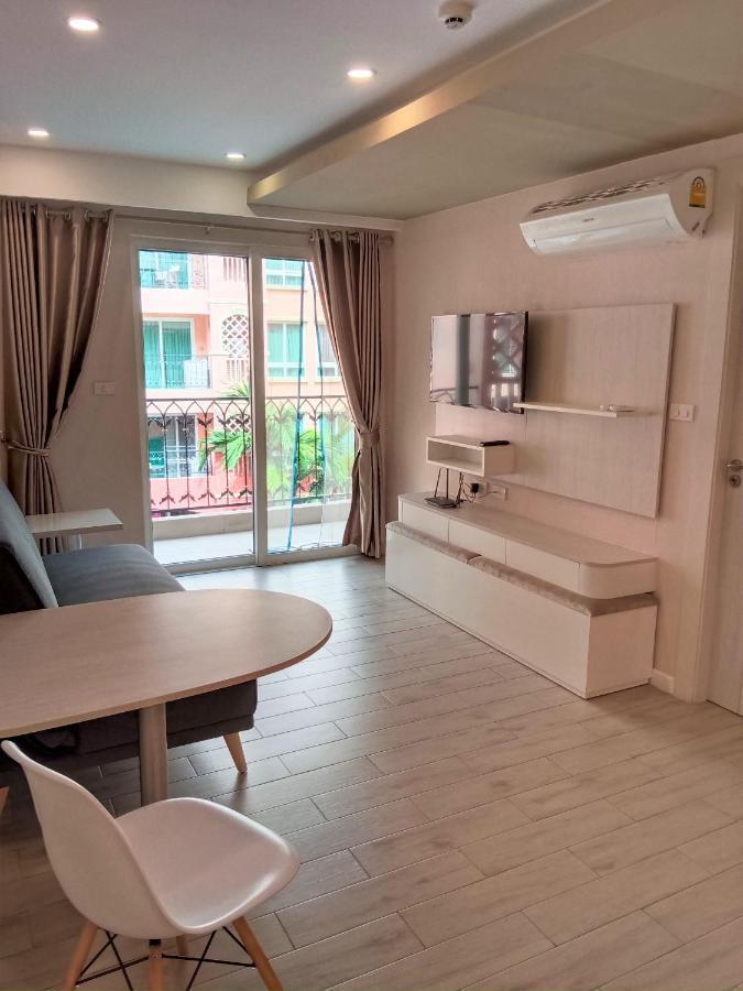 Seven Seas Condo Resort Beautiful Location Jomtien Beach Exterior photo