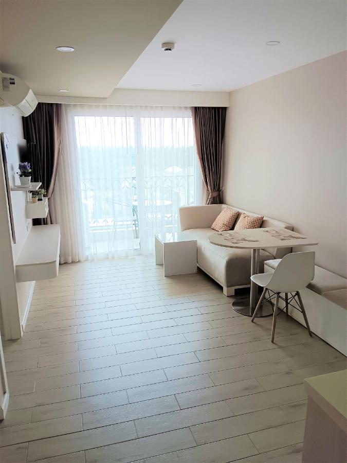 Seven Seas Condo Resort Beautiful Location Jomtien Beach Exterior photo